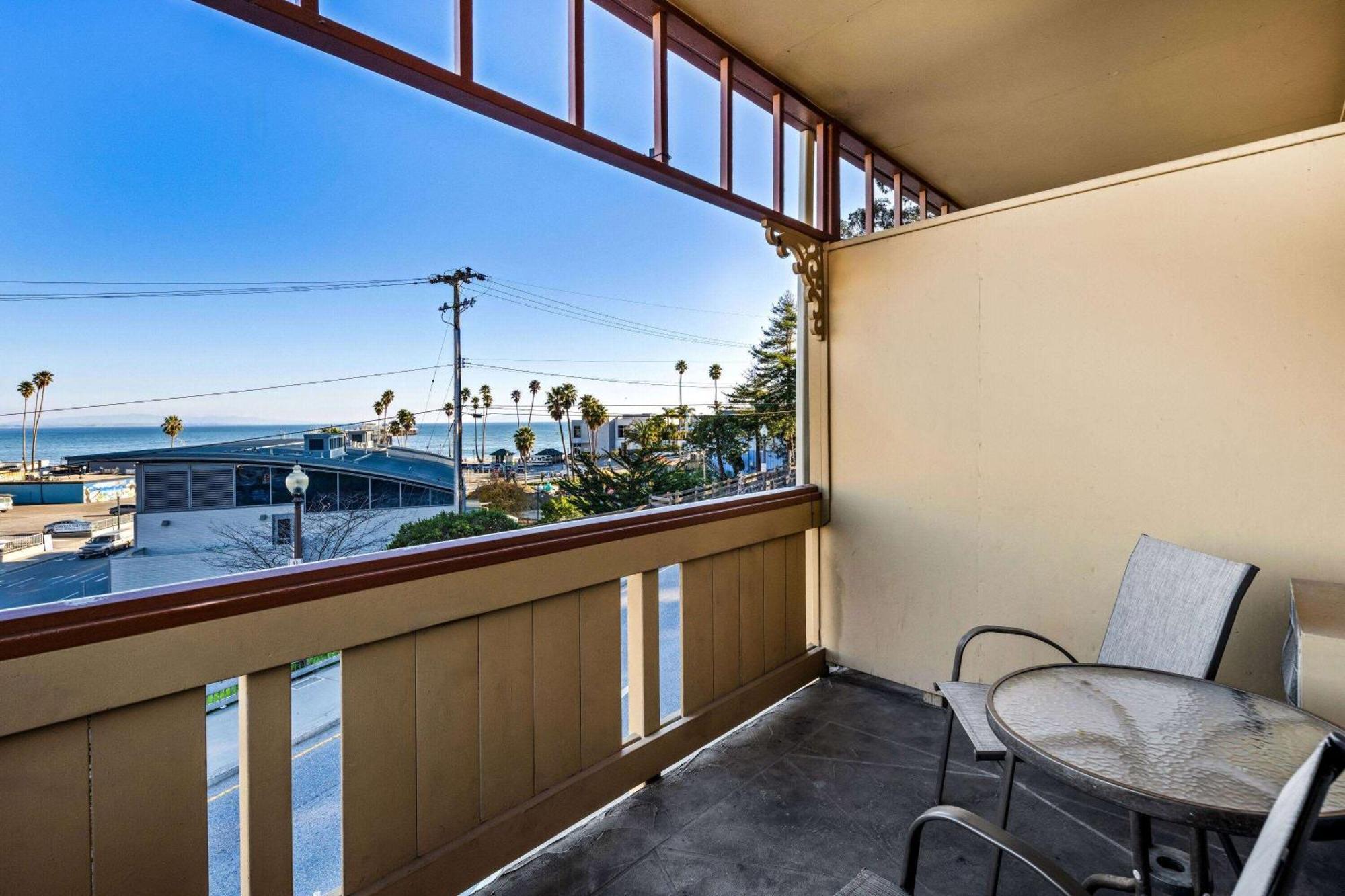Howard Johnson By Wyndham Santa Cruz Beach Boardwalk Exteriér fotografie