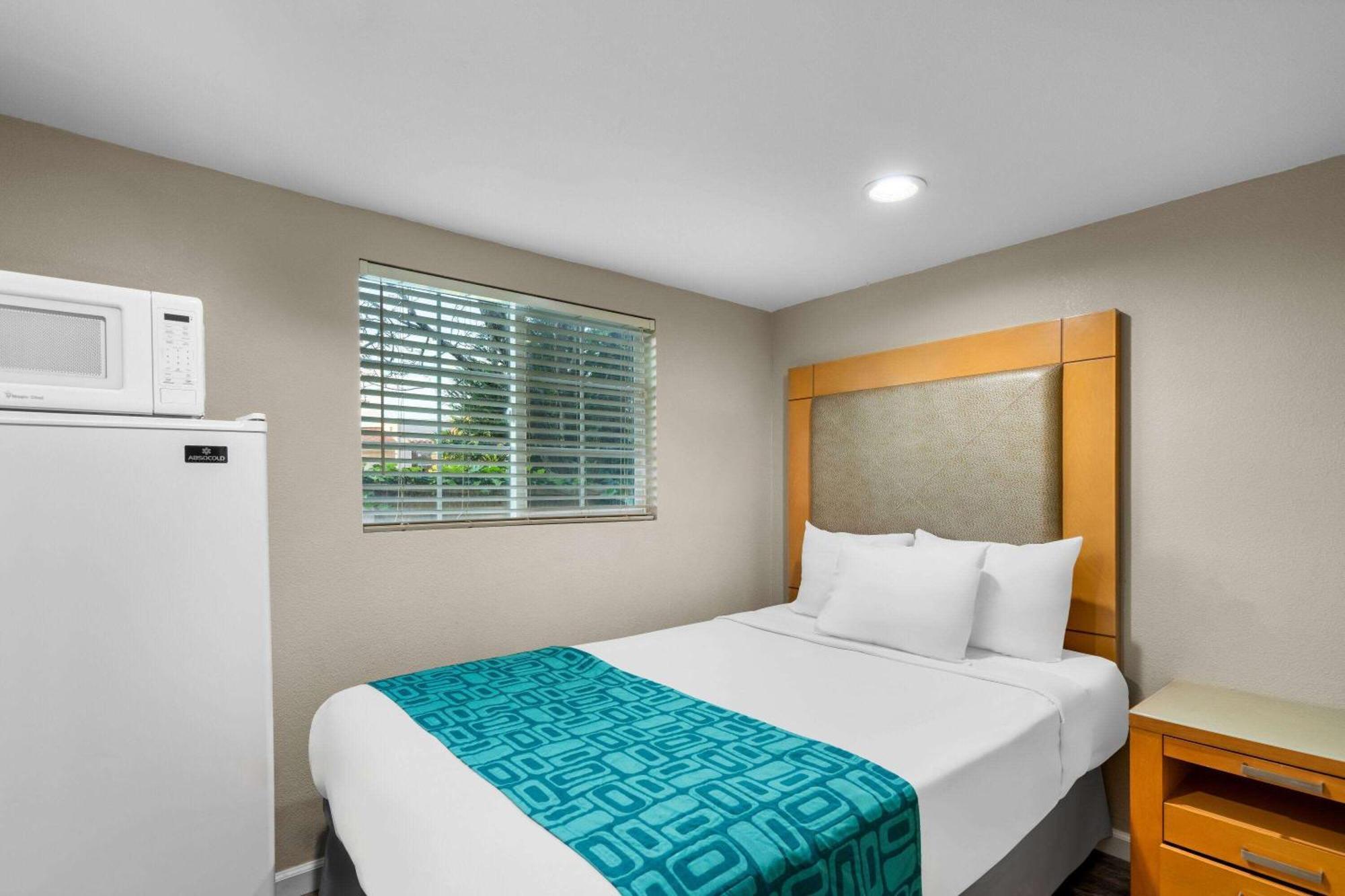 Howard Johnson By Wyndham Santa Cruz Beach Boardwalk Exteriér fotografie