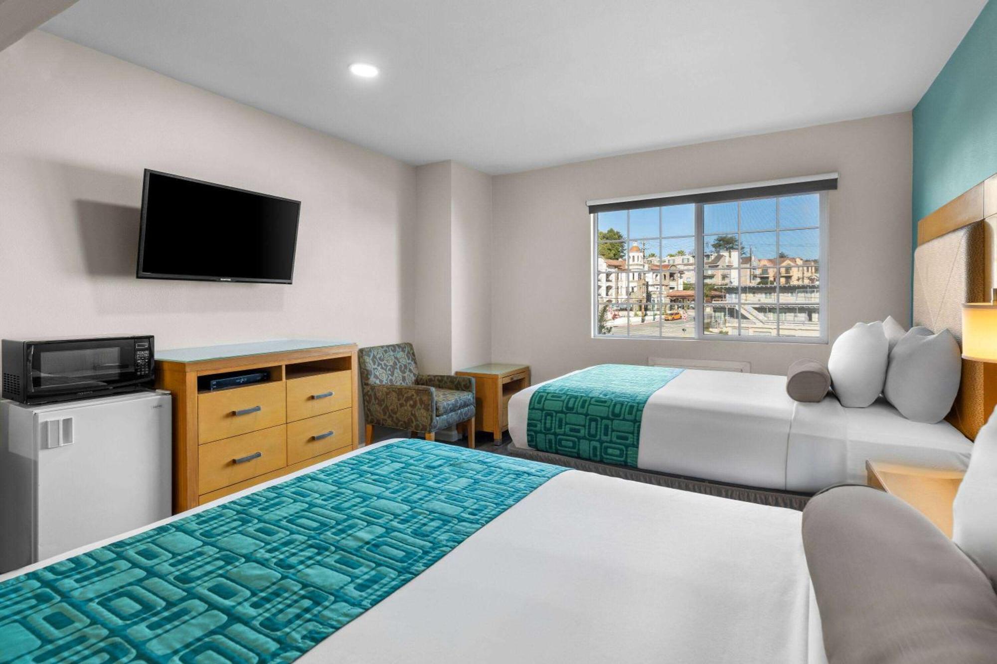 Howard Johnson By Wyndham Santa Cruz Beach Boardwalk Exteriér fotografie